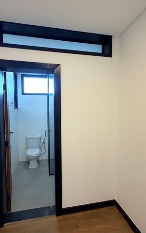 Casa de condomínio para alugar com 495m², 7 quartos e 4 vagas Casa de condomínio para alugar com 495m², 7 quartos e 4 vagasBanheiro de serviço