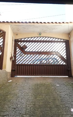 Casa à venda com 125m², 3 quartos e 6 vagasGaragem