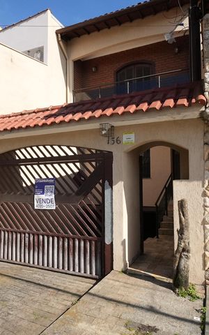 Casa à venda com 125m², 3 quartos e 6 vagasFachada