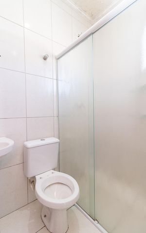Casa de condomínio à venda com 121m², 2 quartos e 1 vaga Casa de condomínio à venda com 121m², 2 quartos e 1 vagaBanheiro da Suíte 2