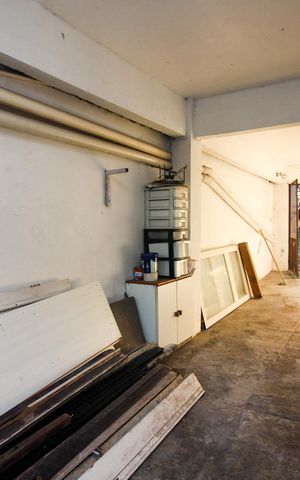 Casa à venda com 160m², 2 quartos e 2 vagas Casa à venda com 160m², 2 quartos e 2 vagasGaragem