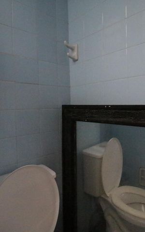 Casa de condomínio à venda com 250m², 5 quartos e 2 vagasBanheiro de serviço