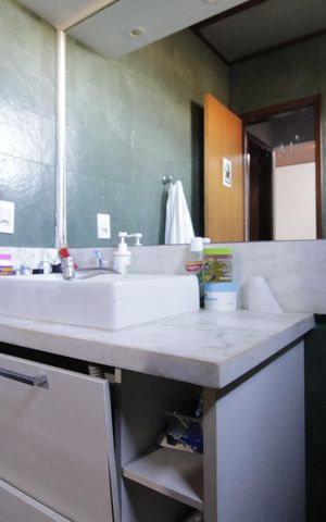 Casa de condomínio à venda com 250m², 5 quartos e 2 vagasBanheiro