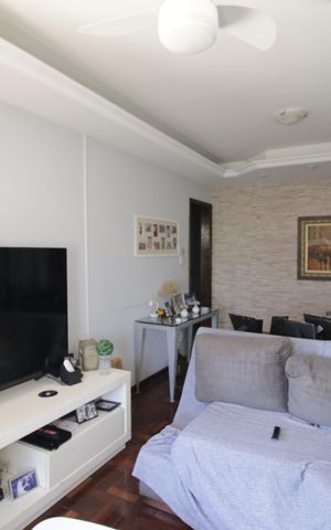 Casa de condomínio à venda com 250m², 5 quartos e 2 vagasSala