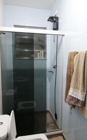 Casa de condomínio à venda com 250m², 5 quartos e 2 vagasBanheiro 2