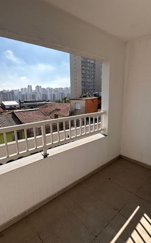 Apartamento à venda com 37m², 2 quartos e sem vaga Apartamento à venda com 37m², 2 quartos e sem vagaVaranda
