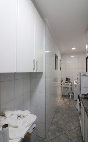 Apartamento à venda com 77m², 2 quartos e 1 vagaCozinha e Área de Serviço