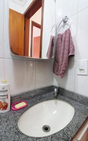 Apartamento à venda com 77m², 2 quartos e 1 vagaBanheiro Social