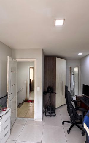 Casa de condomínio à venda com 270m², 3 quartos e 3 vagas Casa de condomínio à venda com 270m², 3 quartos e 3 vagasSuíte 3 (Canadense)