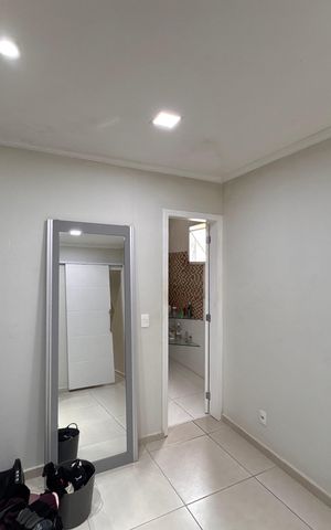 Casa de condomínio à venda com 270m², 3 quartos e 3 vagas Casa de condomínio à venda com 270m², 3 quartos e 3 vagasSuíte 1 (Master) - Closet