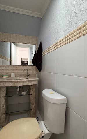 Casa de condomínio à venda com 270m², 3 quartos e 3 vagas Casa de condomínio à venda com 270m², 3 quartos e 3 vagasLavabo