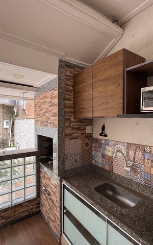Casa de condomínio à venda com 270m², 3 quartos e 3 vagas Casa de condomínio à venda com 270m², 3 quartos e 3 vagasÁrea externa