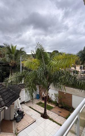 Casa de condomínio à venda com 270m², 3 quartos e 3 vagas Casa de condomínio à venda com 270m², 3 quartos e 3 vagasVaranda