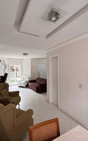 Casa de condomínio à venda com 270m², 3 quartos e 3 vagas Casa de condomínio à venda com 270m², 3 quartos e 3 vagasSala