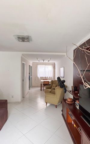 Casa de condomínio à venda com 270m², 3 quartos e 3 vagas Casa de condomínio à venda com 270m², 3 quartos e 3 vagasSala