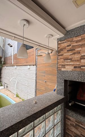 Casa de condomínio à venda com 270m², 3 quartos e 3 vagas Casa de condomínio à venda com 270m², 3 quartos e 3 vagasÁrea externa