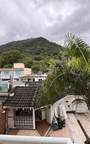 Casa de condomínio à venda com 270m², 3 quartos e 3 vagas Casa de condomínio à venda com 270m², 3 quartos e 3 vagasVaranda