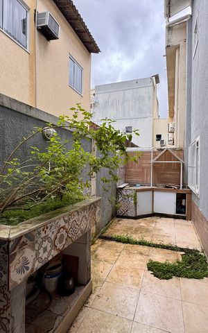 Casa de condomínio à venda com 270m², 3 quartos e 3 vagas Casa de condomínio à venda com 270m², 3 quartos e 3 vagasÁrea externa