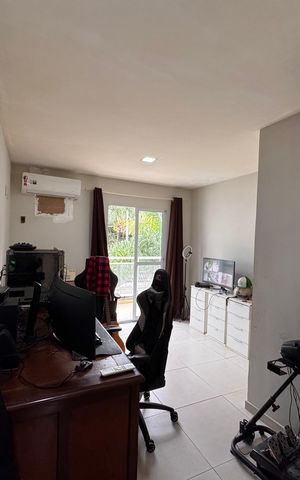 Casa de condomínio à venda com 270m², 3 quartos e 3 vagas Casa de condomínio à venda com 270m², 3 quartos e 3 vagasSuíte 3 (Canadense)