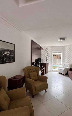 Casa de condomínio à venda com 270m², 3 quartos e 3 vagas Casa de condomínio à venda com 270m², 3 quartos e 3 vagasSala