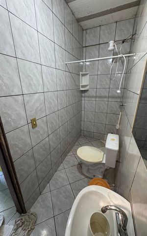Casa à venda com 225m², 6 quartos e 4 vagas Casa à venda com 225m², 6 quartos e 4 vagasBanheiro da Suíte anexo 1