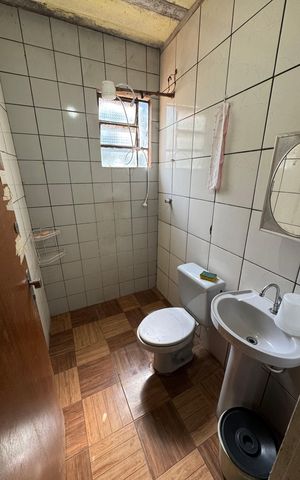Casa à venda com 225m², 6 quartos e 4 vagas Casa à venda com 225m², 6 quartos e 4 vagasBanheiro 1 anexo 1