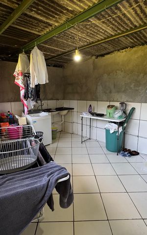 Casa à venda com 225m², 6 quartos e 4 vagas Casa à venda com 225m², 6 quartos e 4 vagasÁrea de Serviço anexo 2