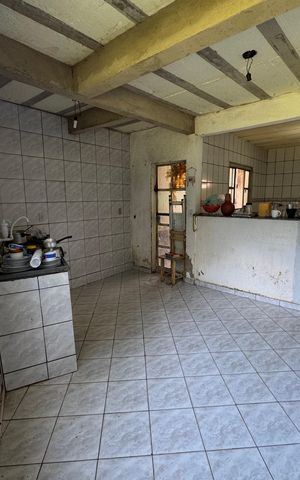 Casa à venda com 225m², 6 quartos e 4 vagas Casa à venda com 225m², 6 quartos e 4 vagasCozinha anexo 1