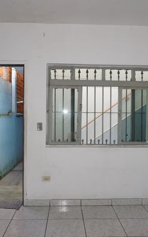 Casa para alugar com 45m², 2 quartos e sem vagaSala