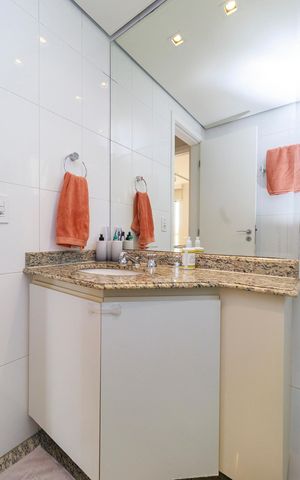 Apartamento à venda com 101m², 2 quartos e 2 vagas Apartamento à venda com 101m², 2 quartos e 2 vagasSuíte 1 - Banheiro