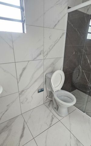 Casa para alugar com 90m², 2 quartos e 1 vaga Casa para alugar com 90m², 2 quartos e 1 vagaBanheiro