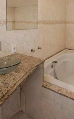 Casa para alugar com 250m², 4 quartos e 3 vagas Casa para alugar com 250m², 4 quartos e 3 vagasBanheiro