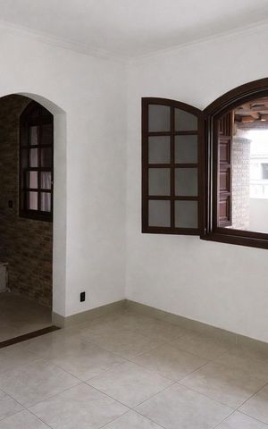 Casa para alugar com 250m², 4 quartos e 3 vagas Casa para alugar com 250m², 4 quartos e 3 vagasSala