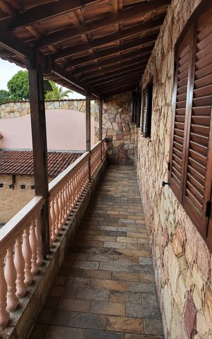 Casa para alugar com 250m², 4 quartos e 3 vagas