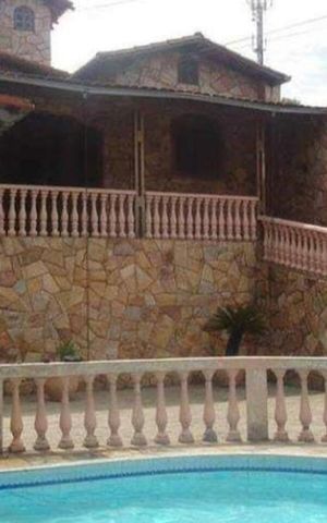 Casa para alugar com 250m², 4 quartos e 3 vagas