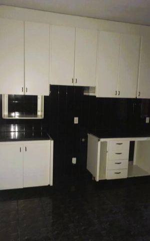 Casa para alugar com 250m², 4 quartos e 3 vagas Casa para alugar com 250m², 4 quartos e 3 vagasCozinha