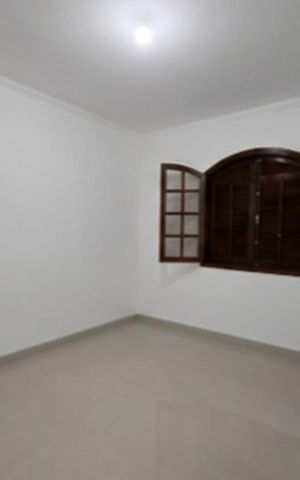 Casa para alugar com 250m², 4 quartos e 3 vagas Casa para alugar com 250m², 4 quartos e 3 vagasSala