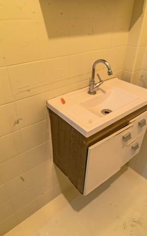 Apartamento à venda com 98m², 3 quartos e 1 vaga Apartamento à venda com 98m², 3 quartos e 1 vagaBanheiro 1