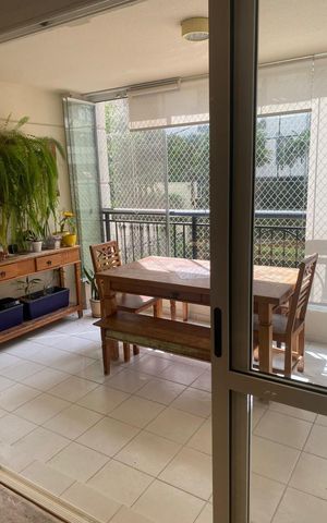 Apartamento à venda com 107m², 3 quartos e 3 vagas Apartamento à venda com 107m², 3 quartos e 3 vagasVaranda
