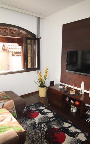 Casa à venda com 360m², 6 quartos e 6 vagasSala