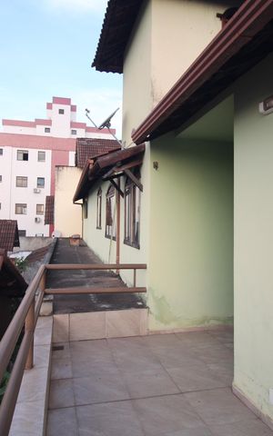 Casa à venda com 360m², 6 quartos e 6 vagasVaranda