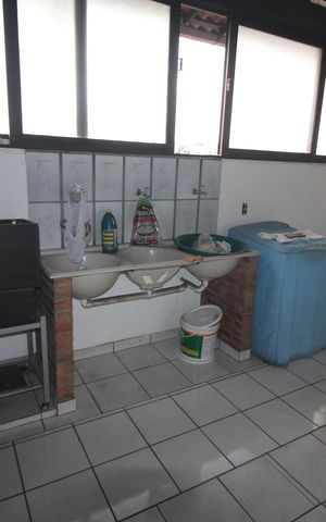 Casa à venda com 360m², 6 quartos e 6 vagasÁrea de Serviço 2