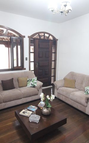 Casa à venda com 360m², 6 quartos e 6 vagasSala