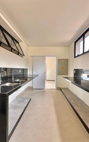 Casa de condomínio à venda com 504m², 4 quartos e 4 vagas
