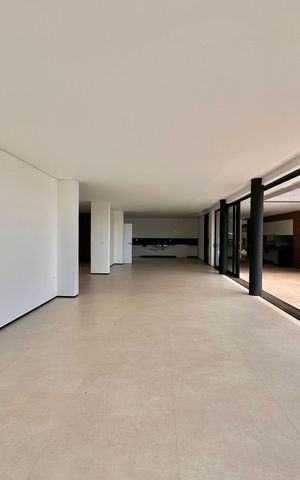 Casa de condomínio à venda com 504m², 4 quartos e 4 vagas