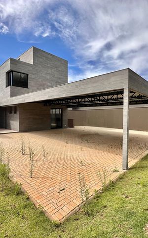 Casa de condomínio à venda com 504m², 4 quartos e 4 vagas