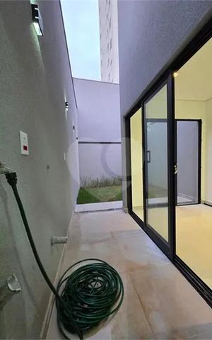 Casa à venda com 100m², 3 quartos e 1 vaga
