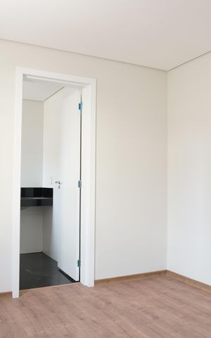Apartamento à venda com 170m², 3 quartos e 3 vagas Apartamento à venda com 170m², 3 quartos e 3 vagasSuíte