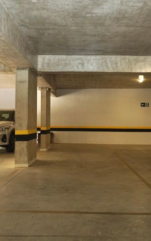 Apartamento à venda com 170m², 3 quartos e 3 vagas Apartamento à venda com 170m², 3 quartos e 3 vagasGaragem