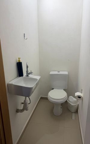 Apartamento para alugar com 74m², 1 quarto e 2 vagas Apartamento para alugar com 74m², 1 quarto e 2 vagasBanheiro